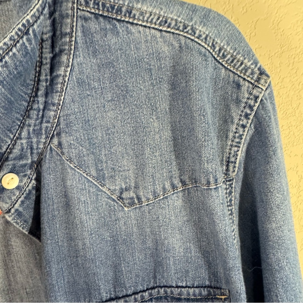 Gap ladies Denim Button-Up Jean shirt - Picture 7 of 8